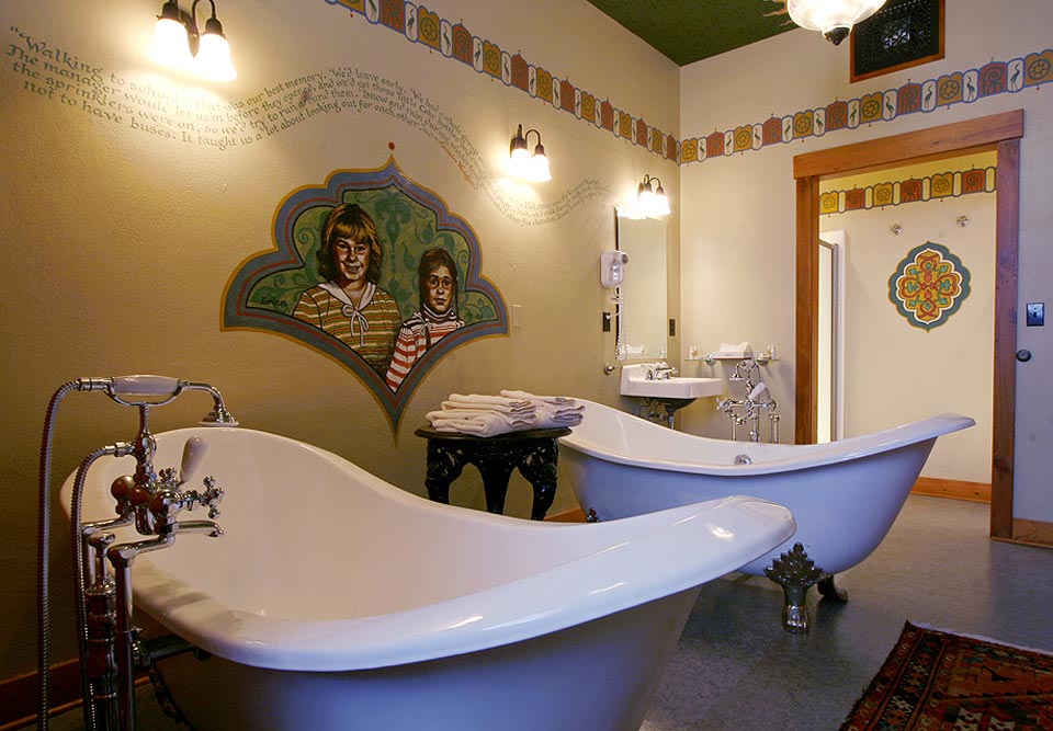 Antique Plumbing Fixtures Realize Vintage Fantasies