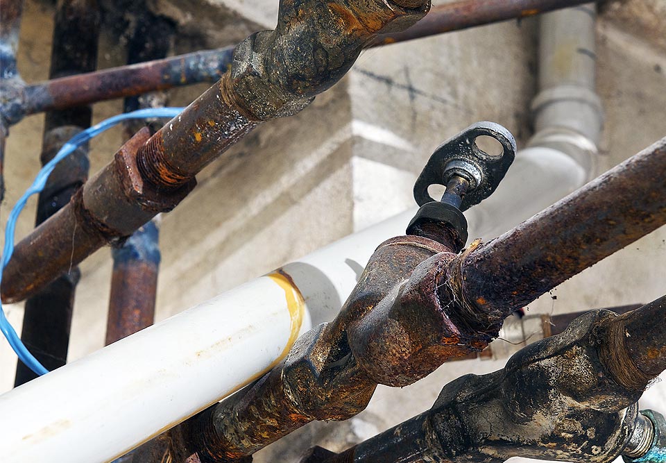 This Old House Plumber Replaces Old House Pipes